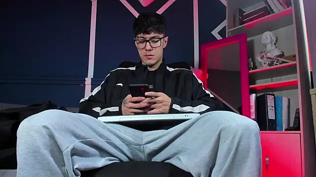 etham wolf  online show from November 24, 2:18 pm