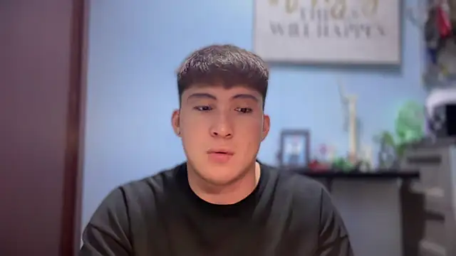 Snapshot of lovely_jay chatting on October 2, 7:18 pm lovely jay online show from October 2, 7:18 pm
