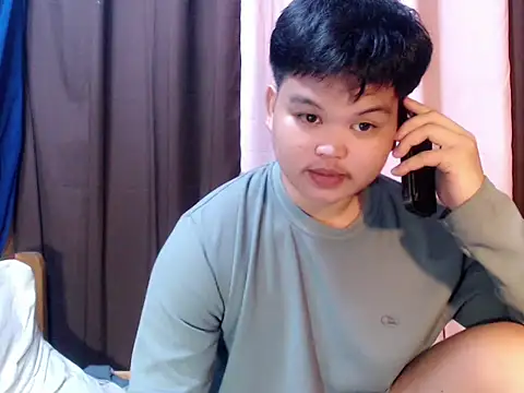 Reynelcock online show from April 18, 5:03 pm