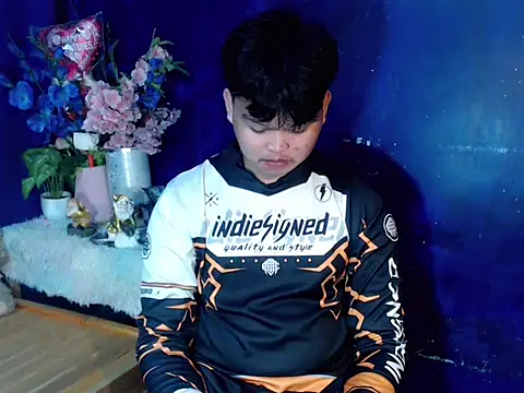 Reynelcock online show from December 2, 3:59 pm