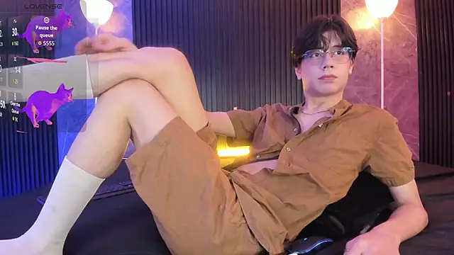 luixdust  online show from November 5, 5:31 am