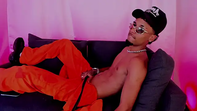 Thiagoferreti online show from November 13, 8:35 pm