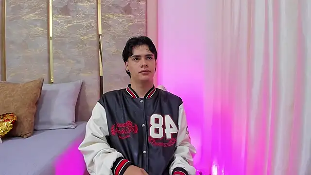 BenitoSaenz online show from December 19, 12:02 pm