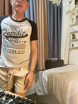 xshyboyx online show from December 4, 12:01 pm