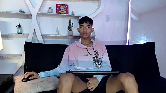 PRETTY SEX1 online show from October 31, 1:14 pm