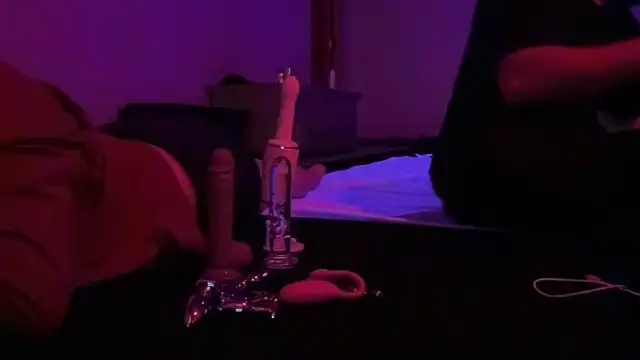 PuttieIn online show from April 15, 3:28 am