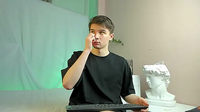 SherlockMax online show from April 8, 7:22 pm