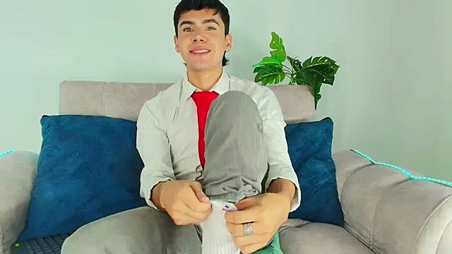 Snapshot of CamiiGuzmanX chatting on October 1, 8:02 pm CamiiGuzmanX online show from October 1, 8:02 pm