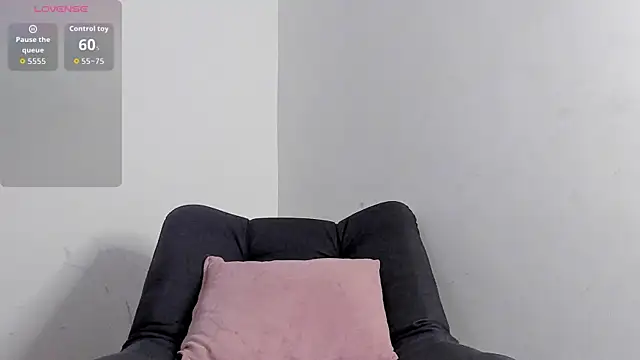 axel davis  online show from March 1, 11:04 pm