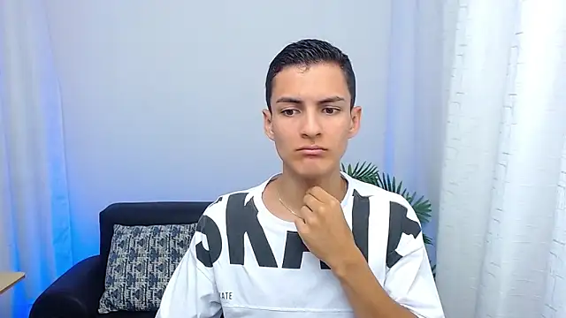 Snapshot of Matiius18 chatting on October 7, 1:48 pm Matiius18 online show from October 7, 1:48 pm