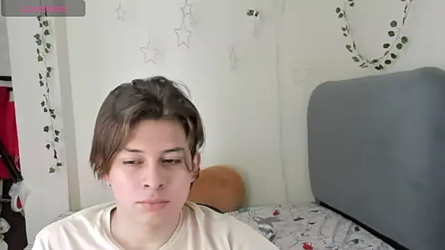 Snapshot of Felix_art chatting on October 3, 7:19 pm Felix art online show from October 3, 7:19 pm