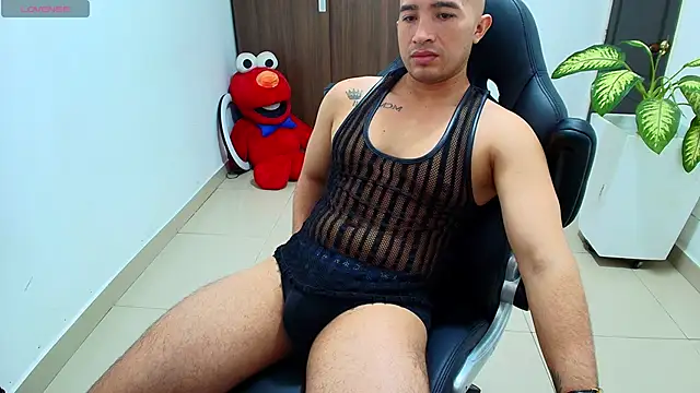 Snapshot of sebastian_oconnor77 chatting on September 19, 3:01 pm sebastian oconnor77 online show from September 19, 3:01 pm