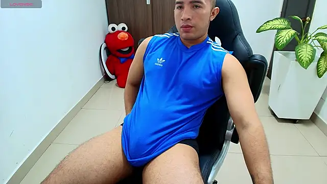 Snapshot of sebastian_oconnor77 chatting on September 18, 2:41 pm sebastian oconnor77 online show from September 18, 2:41 pm