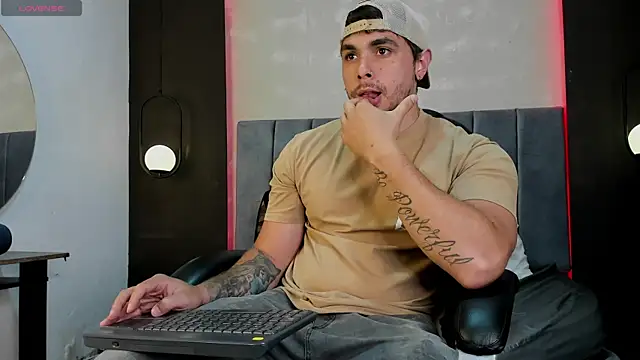 Liam walk  online show from October 2, 8:02 pm