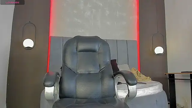 Liam walk  online show from March 9, 2:05 am