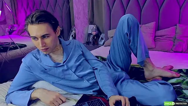 WilliamDyson online show from November 8, 3:10 am