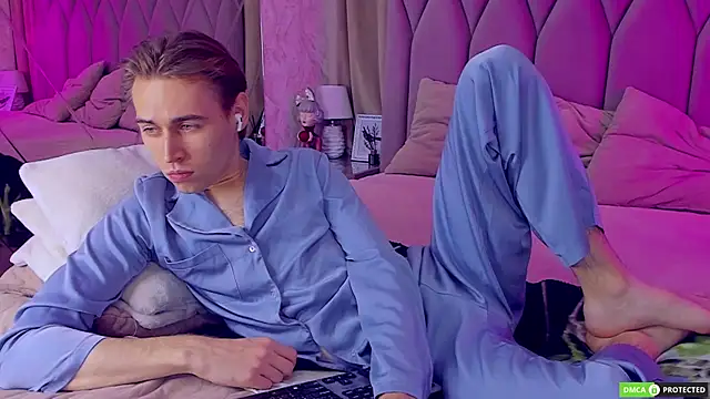 WilliamDyson online show from October 8, 3:11 am