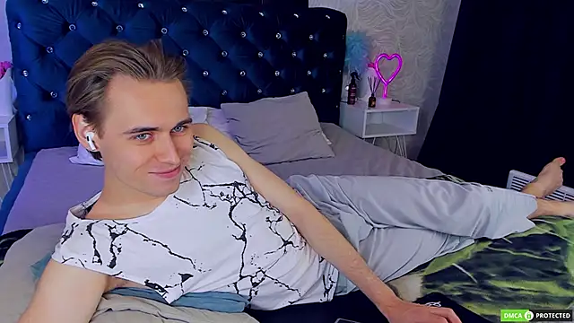 WilliamDyson online show from September 29, 3:27 am