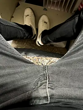 Snapshot of Ersin_meral chatting on September 23, 2:49 pm Ersin meral online show from September 23, 2:49 pm