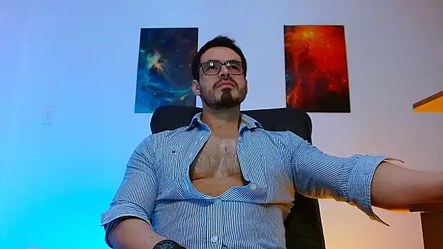 Axel Lover online show from November 18, 11:15 pm