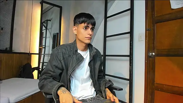 Snapshot of Dani_mc1 chatting on September 13, 11:33 am Dani mc1 online show from September 13, 11:33 am