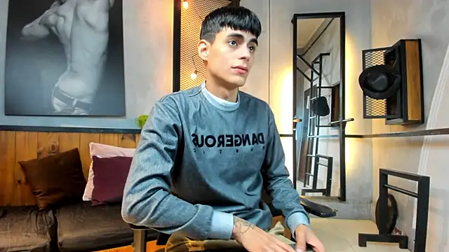 Snapshot of Dani_mc1 chatting on October 16, 11:40 am Dani mc1 online show from October 16, 11:40 am