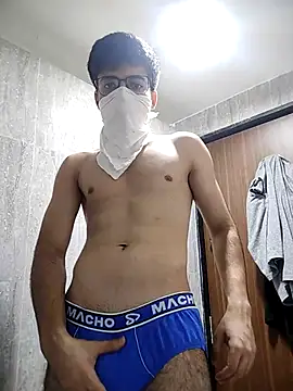 Snapshot of mrmasseur06 chatting on September 15, 7:59 pm mrmasseur06 online show from September 15, 7:59 pm