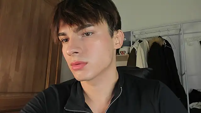 Snapshot of mystic_evan chatting on October 19, 9:51 pm mystic evan online show from October 19, 9:51 pm