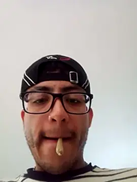 Jaleale33 online show from November 26, 4:10 pm