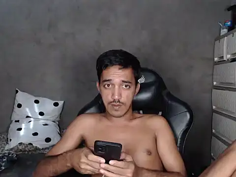 RowyCam online show from October 8, 5:56 am