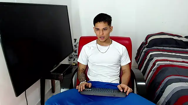 Alex mojica online show from December 20, 6:31 am