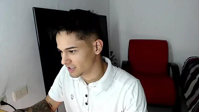 Alex mojica online show from December 19, 6:21 am