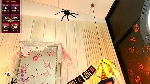 TaylerWhite online show from November 1, 12:31 pm