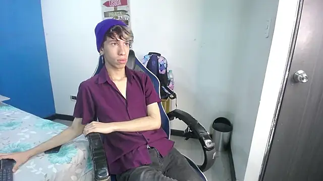 CupcakeeBoy online show from October 22, 1:04 pm