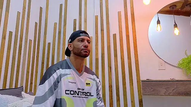 yorbymaxx online show from February 17, 1:32 pm