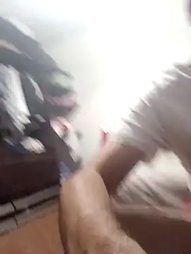 davidrojo1984 online show from April 14, 2:33 am