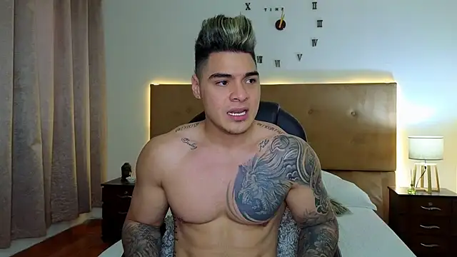 Steven Velez online show from October 16, 8:50 pm