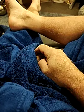 hubbyfun19 online show from December 1, 6:38 am