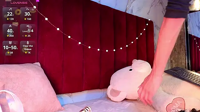 PrincePoppy online show from March 20, 1:20 am