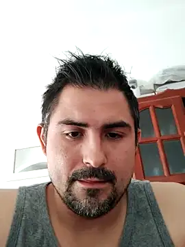 Bradd 32 online show from October 25, 5:03 pm