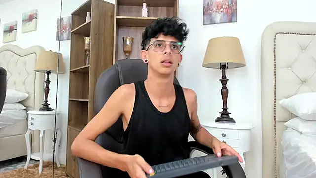 Ibratxandy online show from March 4, 7:32 pm