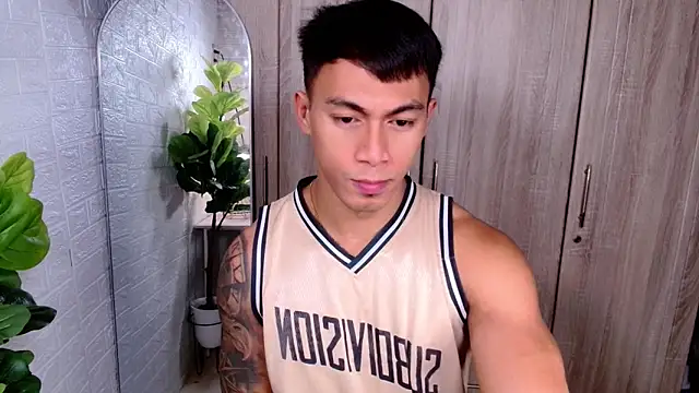 Snapshot of PinooyMilker chatting on October 15, 10:23 am PinooyMilker online show from October 15, 10:23 am