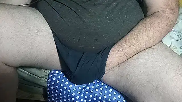 Snapshot of BabyBearMilk chatting on October 12, 6:35 pm BabyBearMilk online show from October 12, 6:35 pm