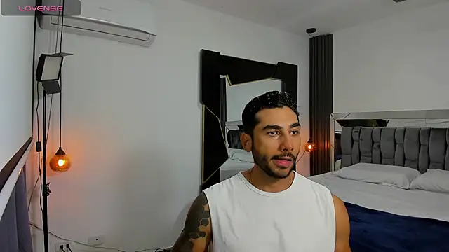 MARC THOMPSON  online show from November 5, 2:02 am