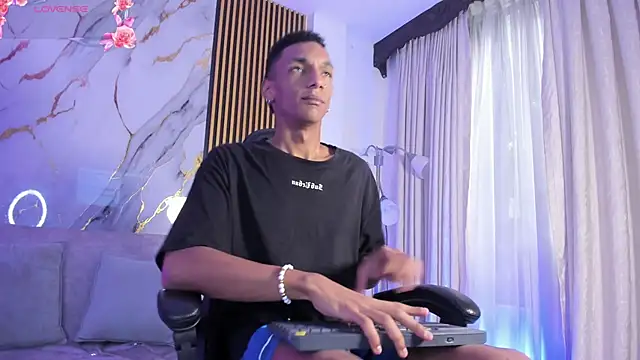 JulienSaint online show from December 22, 12:02 pm