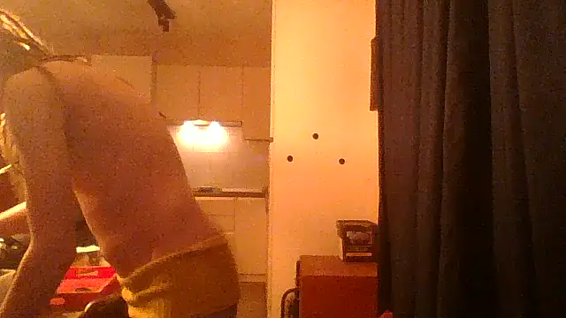 dikkefluit online show from October 18, 3:44 am