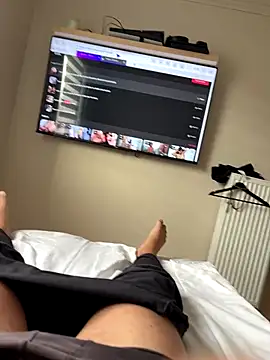 imed692 online show from November 13, 1:16 pm