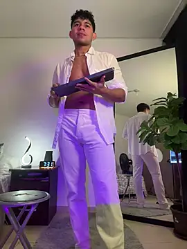 austin spears  online show from January 16, 1:30 am