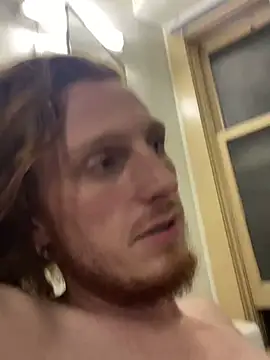 Snapshot of BIGxRED chatting on September 19, 4:46 am BIGxRED online show from September 19, 4:46 am