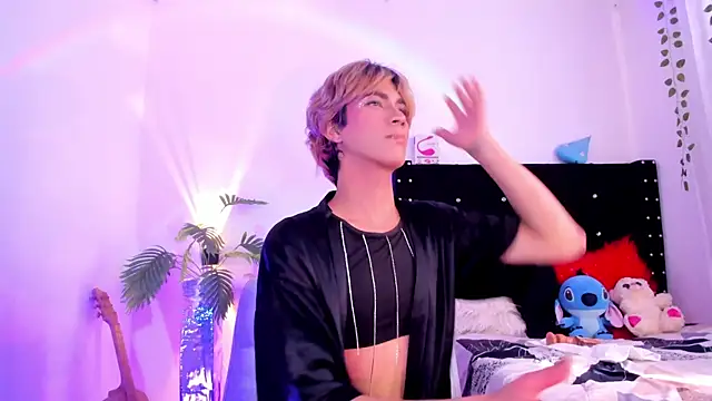 Cooperrosscute233 online show from April 10, 7:32 pm